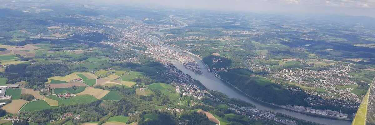 Verortung via Georeferenzierung der Kamera: Aufgenommen in der Nähe von Gemeinde Freinberg, Österreich in 1400 Meter